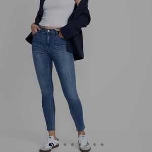 WOW HighRise Skinny Jeans 16